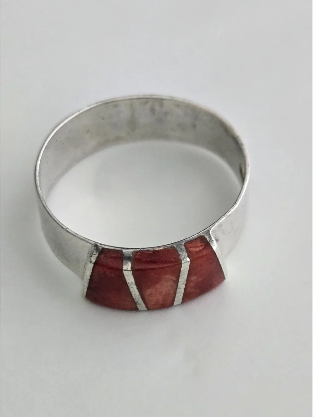 Vintage Sterling Silver Red Spiny Oyster Shell Channel Inlay Ring Size 7.75